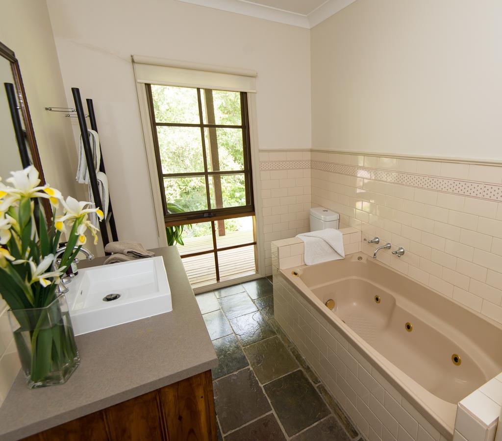 Bed and Breakfast Hollyhock Macedon Exterior foto
